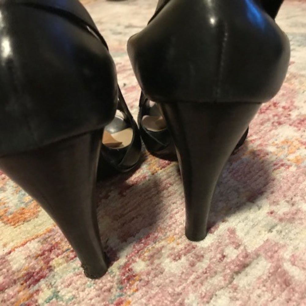 NINE WEST - Picture 3 of 4